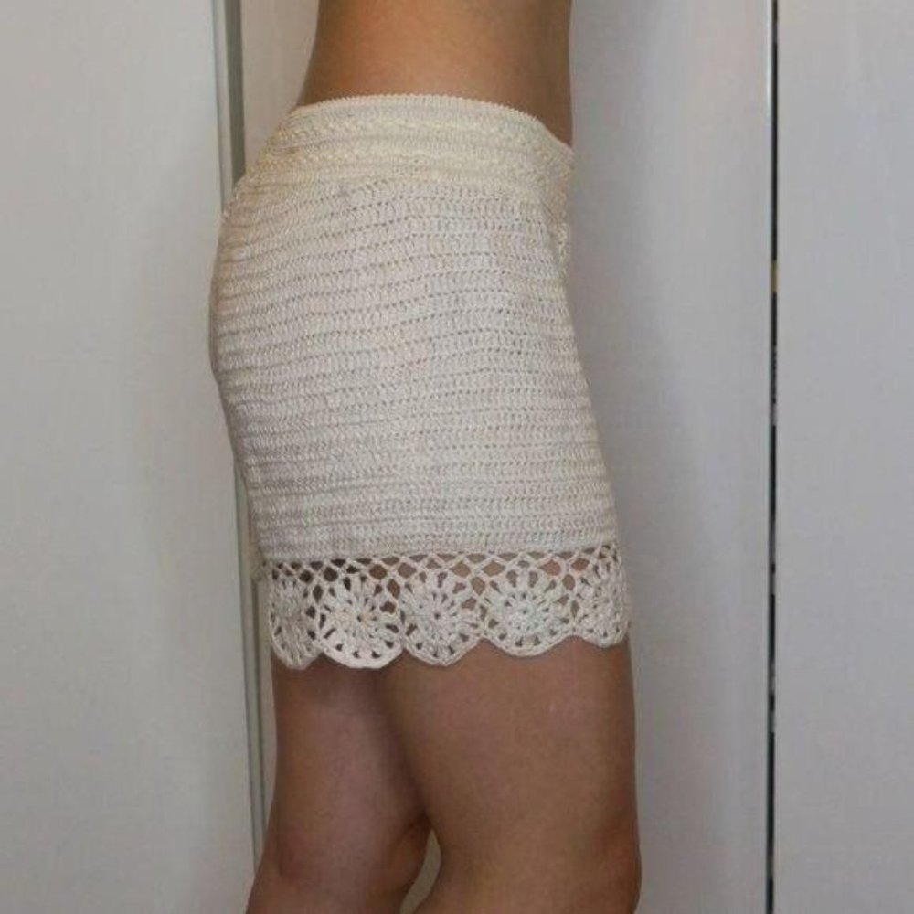 Cream Crochet Shorts Size S - Picture 6 of 11